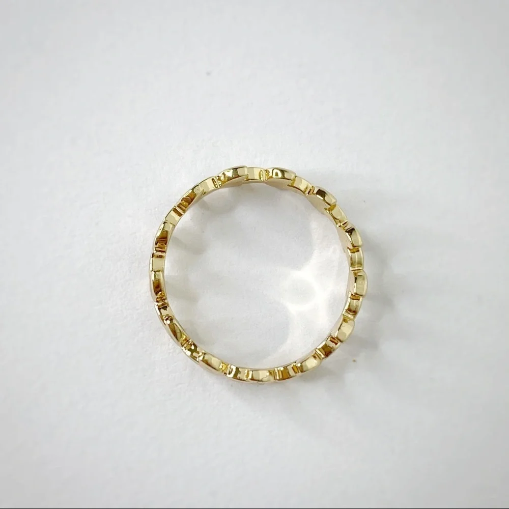 Eternal Vine Leaf Gold Tone Ring Size 6 - Picture 4 of 4
